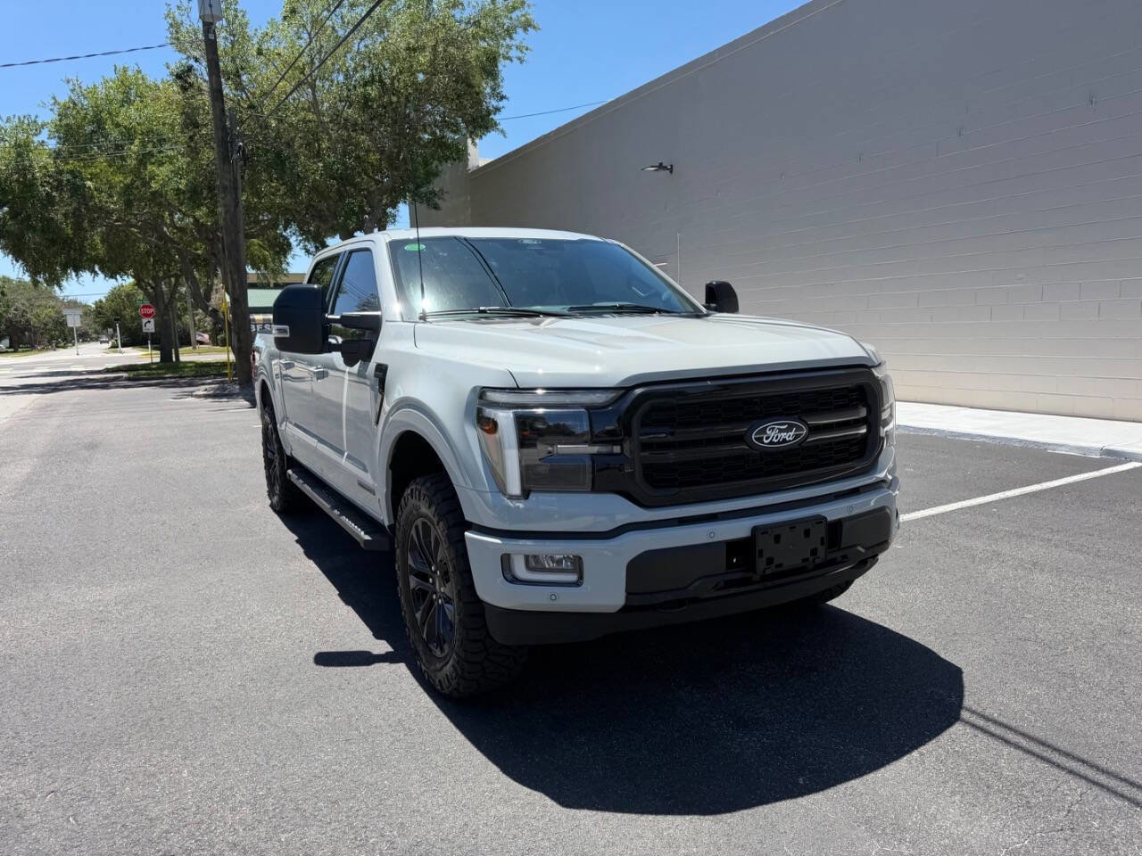 Used 2024 Ford F150 Lariat AWD/4WD image 11