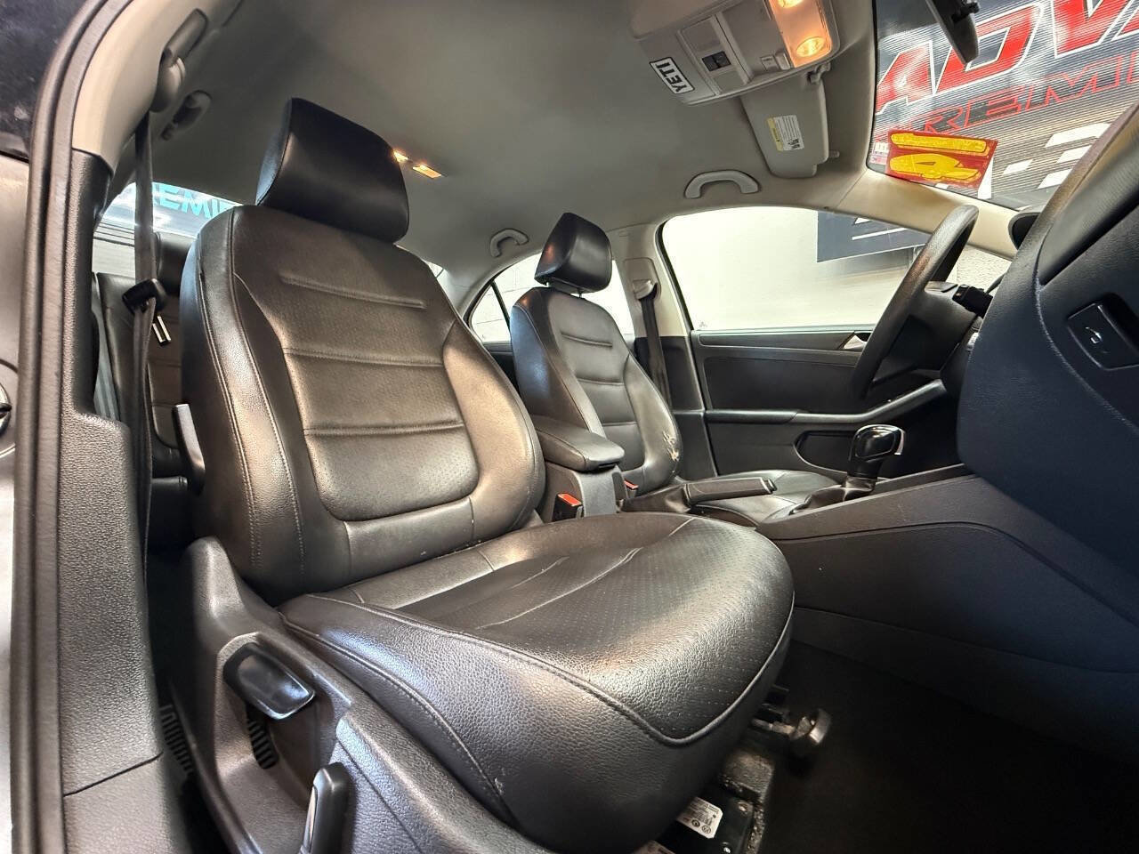 Used 2014 Volkswagen Jetta SE FWD image 4