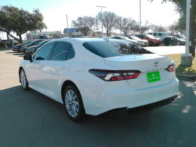 Used 2022 Toyota Camry LE image 9