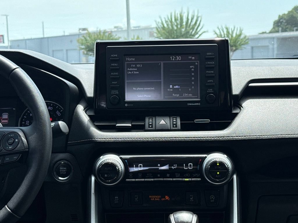 Used 2022 Toyota RAV4 XLE Premium AWD/4WD image 18