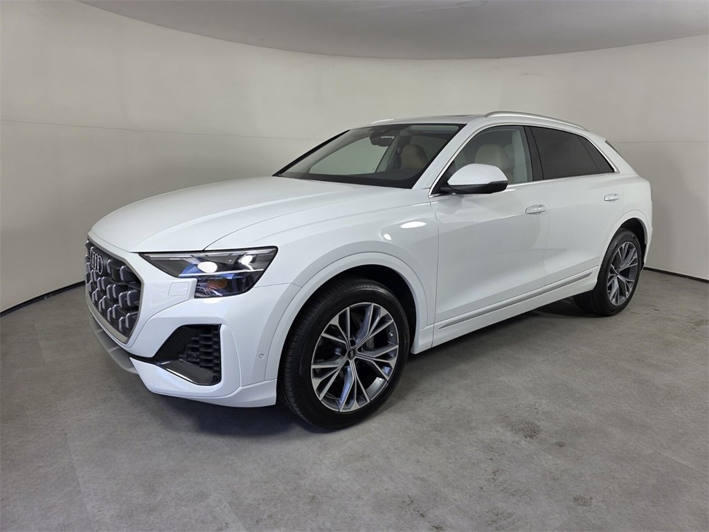 Used 2025 Audi Q8 Premium w/ Convenience Package image 8