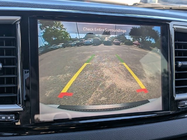 Used 2023 Chrysler Pacifica Touring-L FWD image 22