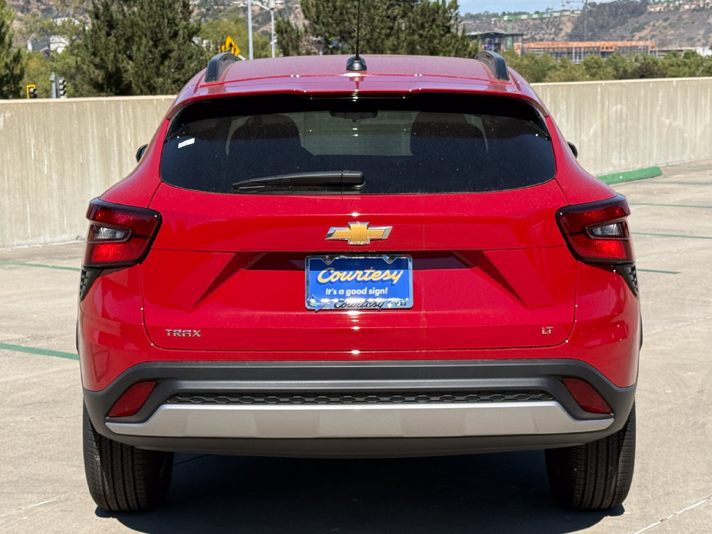 New 2026 Chevrolet Trax LT w/ Sunroof Package FWD image 7