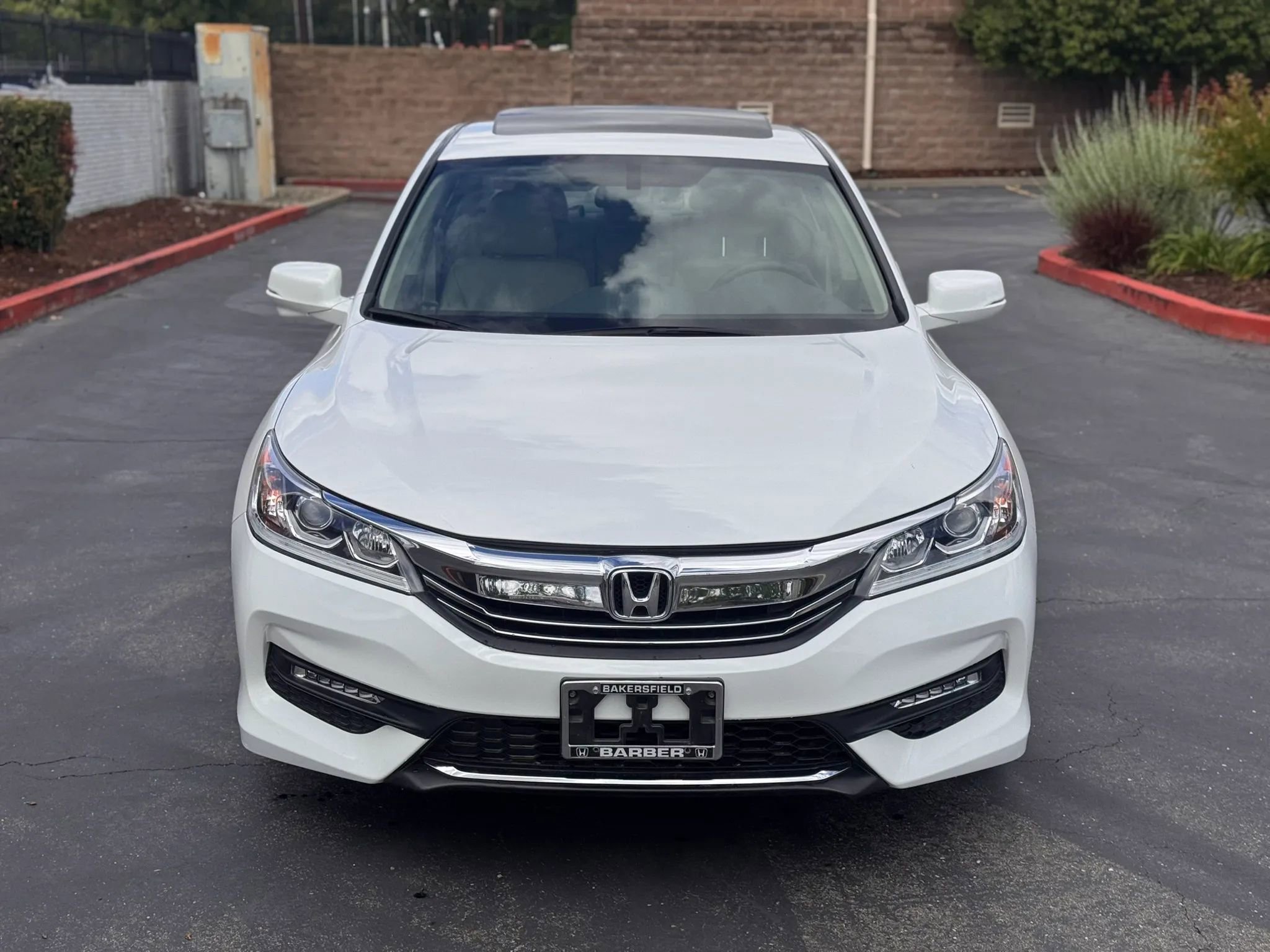 Used 2017 Honda Accord EX-L image 9