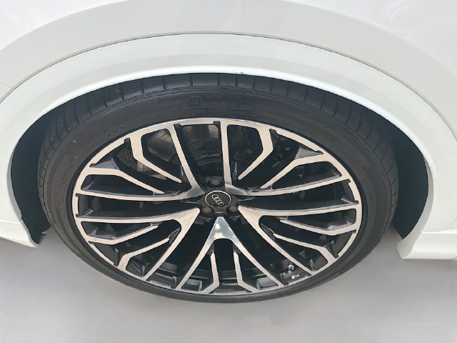 Used 2024 Audi SQ8 Prestige AWD/4WD image 11