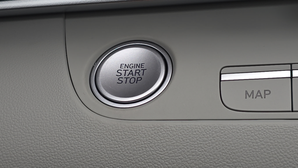 New 2026 Hyundai Elantra Limited FWD image 23