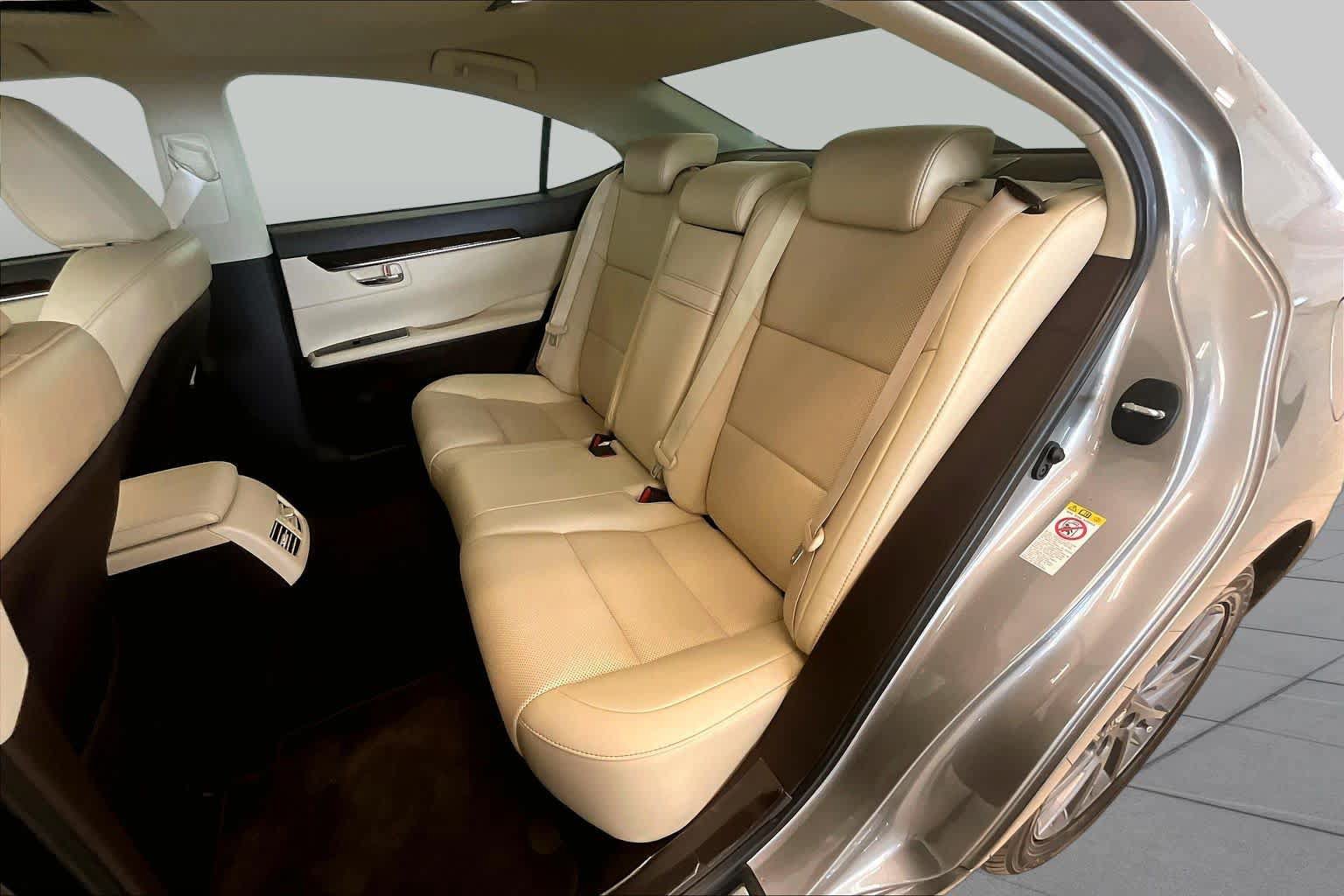 Used 2018 Lexus ES 350 w/ Navigation System Package FWD image 17