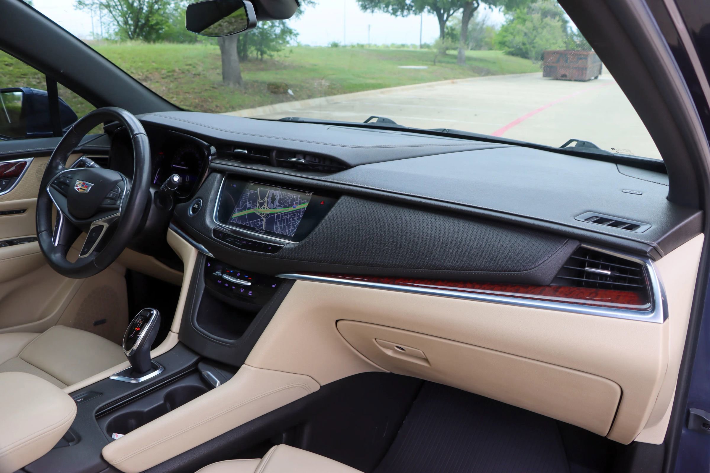 Used 2018 Cadillac XT5 Luxury w/ Driver Awareness Package FWD image 23