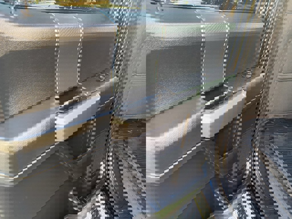 Used 2018 Ford F150 XLT w/ Equipment Group 302A Luxury image 17