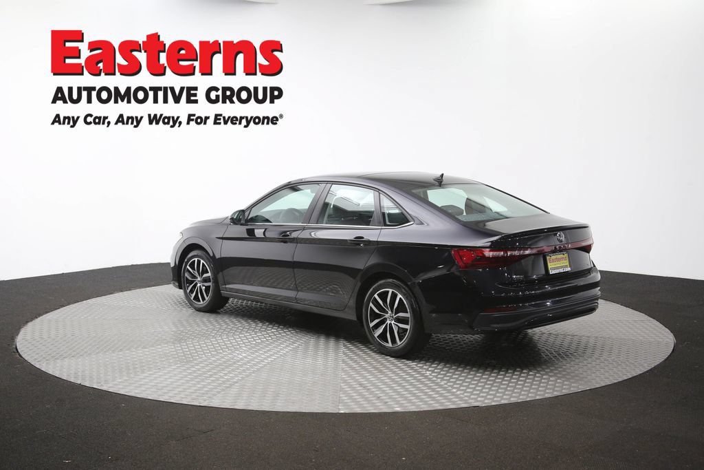 Used 2025 Volkswagen Jetta SE FWD image 64