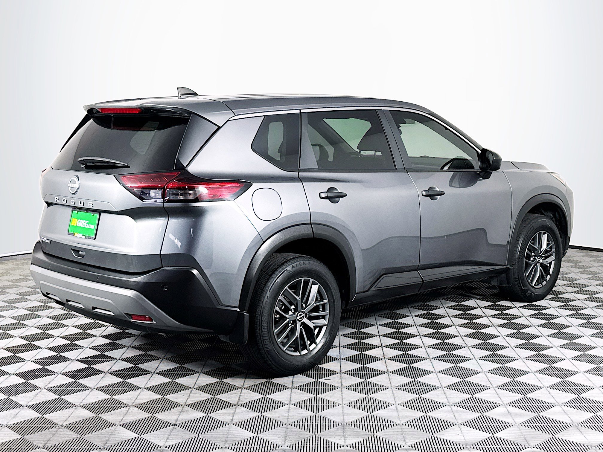 Used 2023 Nissan Rogue S image 10