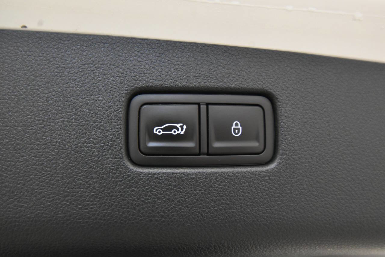 Used 2022 Genesis GV70 2.5T w/ Advanced Package image 36