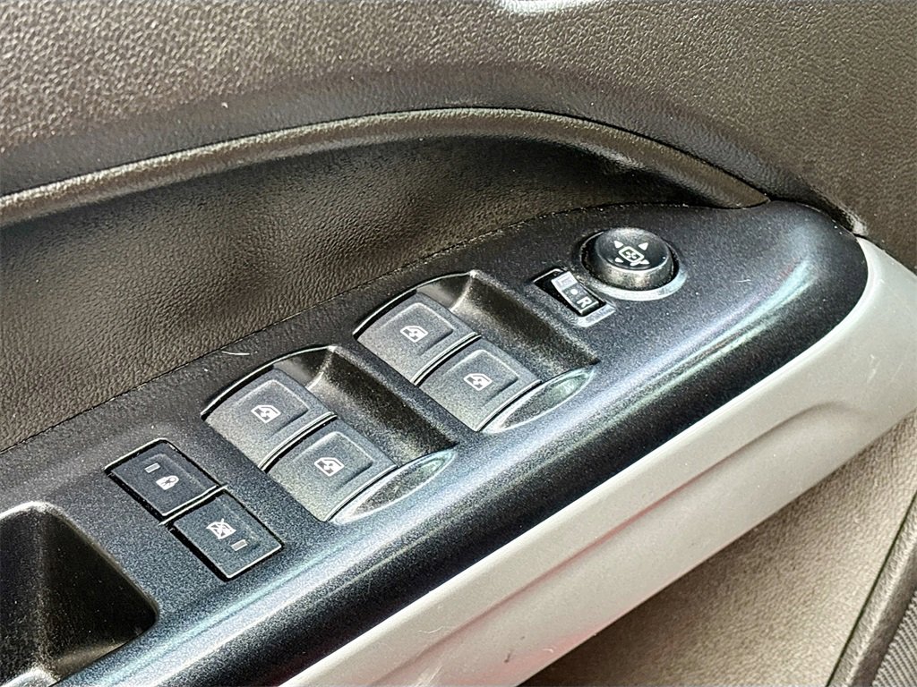 Used 2021 Chevrolet Colorado LT w/ Safety Package image 17