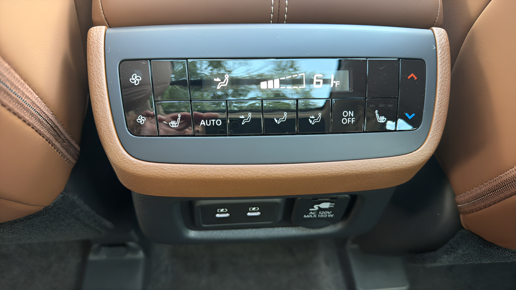 New 2026 Nissan Pathfinder Platinum AWD/4WD image 25