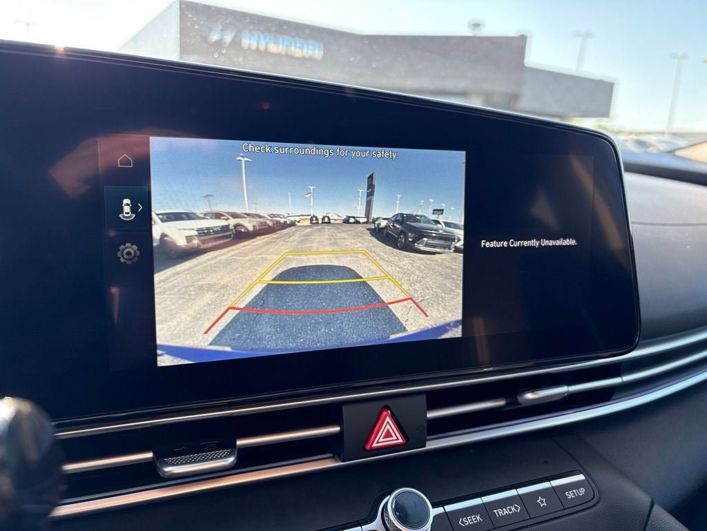 Certified 2025 Hyundai Elantra SEL FWD image 17