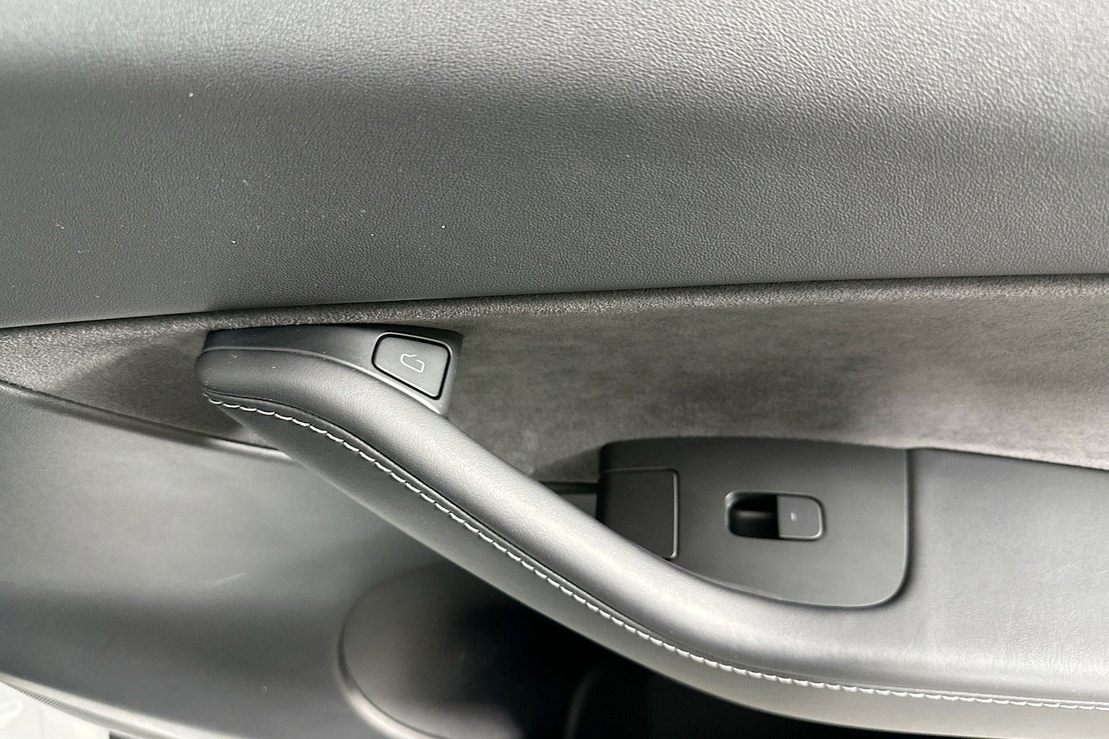 Used 2021 Tesla Model Y Long Range image 22