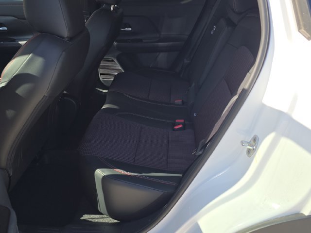 New 2026 Nissan Kicks SR FWD image 18
