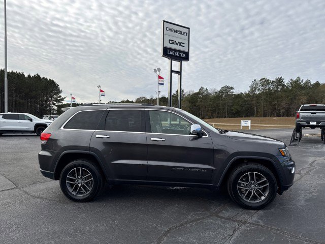 Used 2017 Jeep Grand Cherokee Limited w/ Luxury Group II image 2