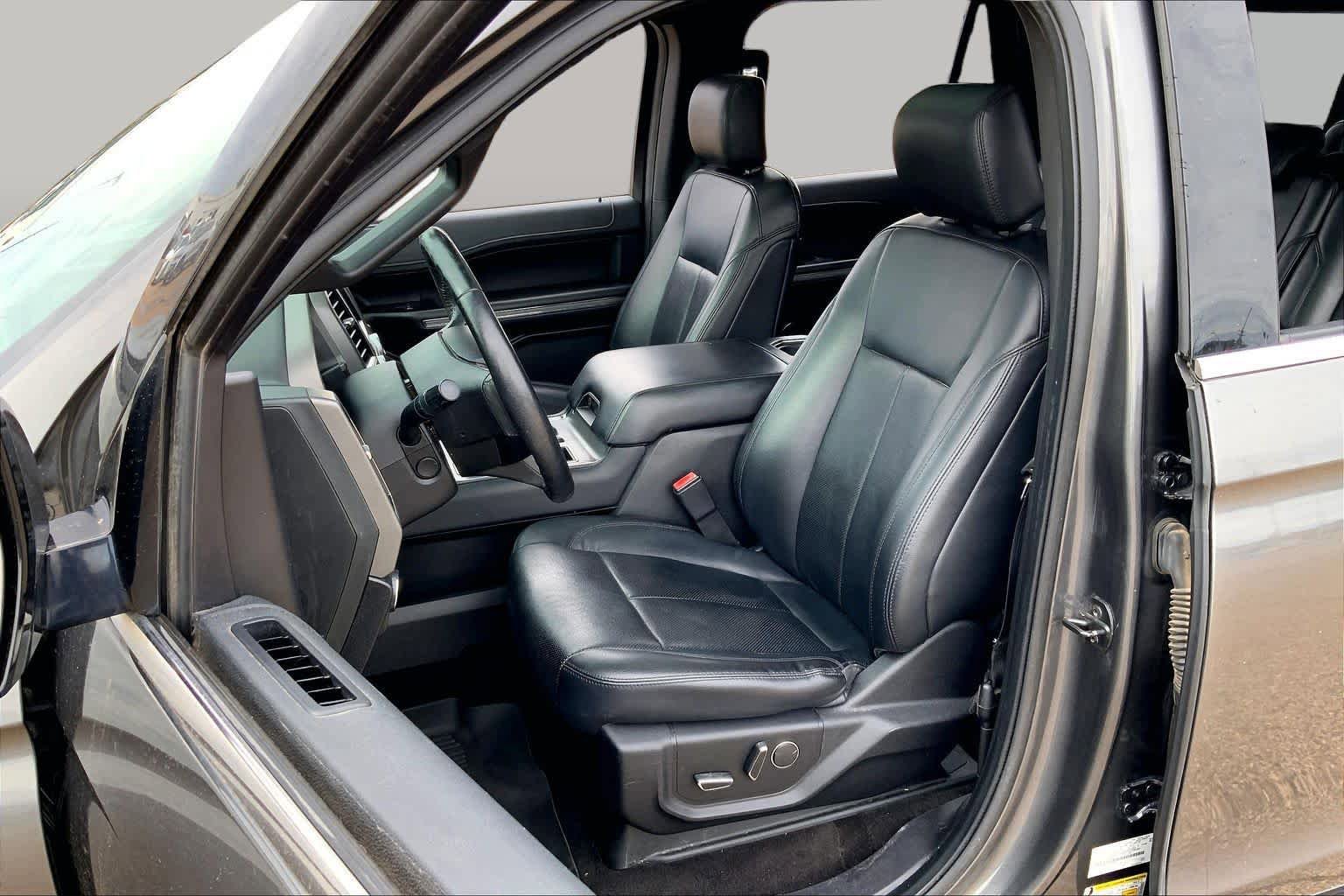 Used 2019 Ford Expedition Max XLT w/ Equipment Group 202A RWD image 8