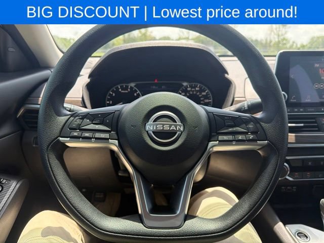 Used 2024 Nissan Altima 2.5 SV FWD image 34