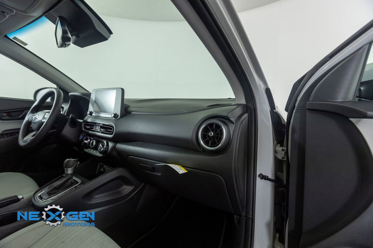 Used 2023 Hyundai Kona SEL image 36