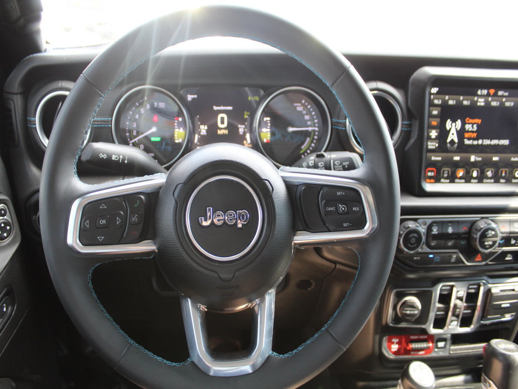 Used 2023 Jeep Wrangler Unlimited Rubicon 4xe w/ Cold Weather Group AWD/4WD image 17