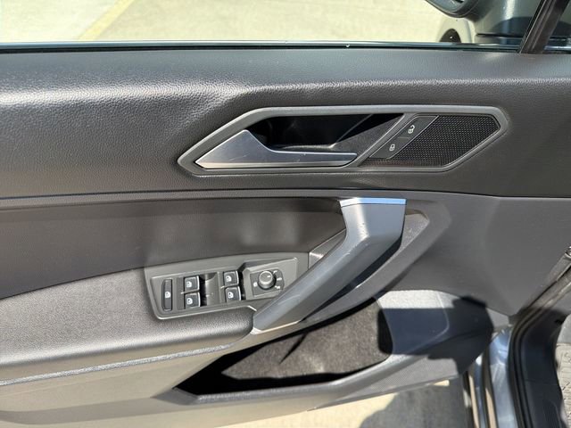 Used 2020 Volkswagen Tiguan SE w/ Panoramic Sunroof Package AWD/4WD image 15