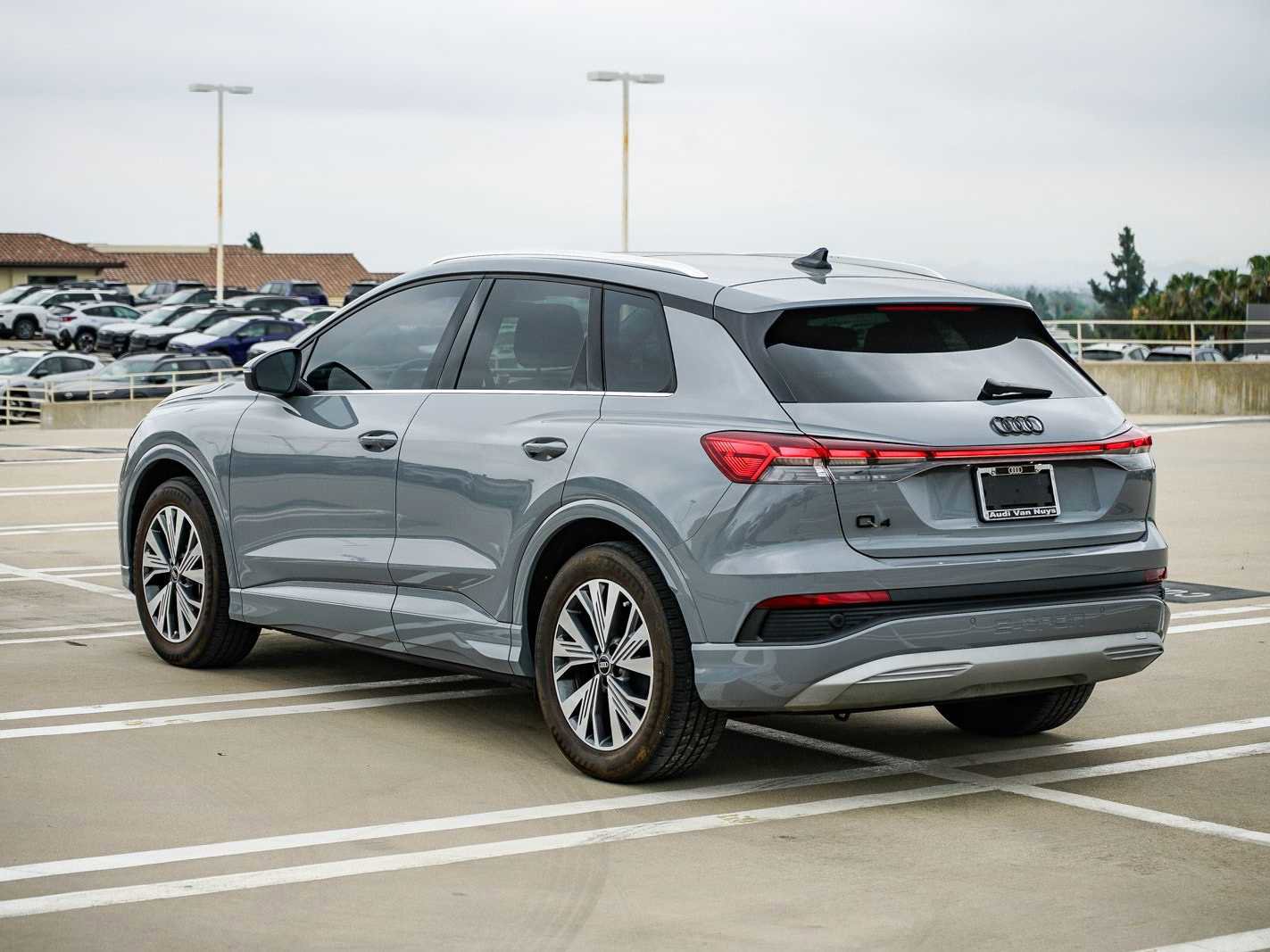 Used 2023 Audi Q4 e-tron Premium w/ Convenience Package image 2