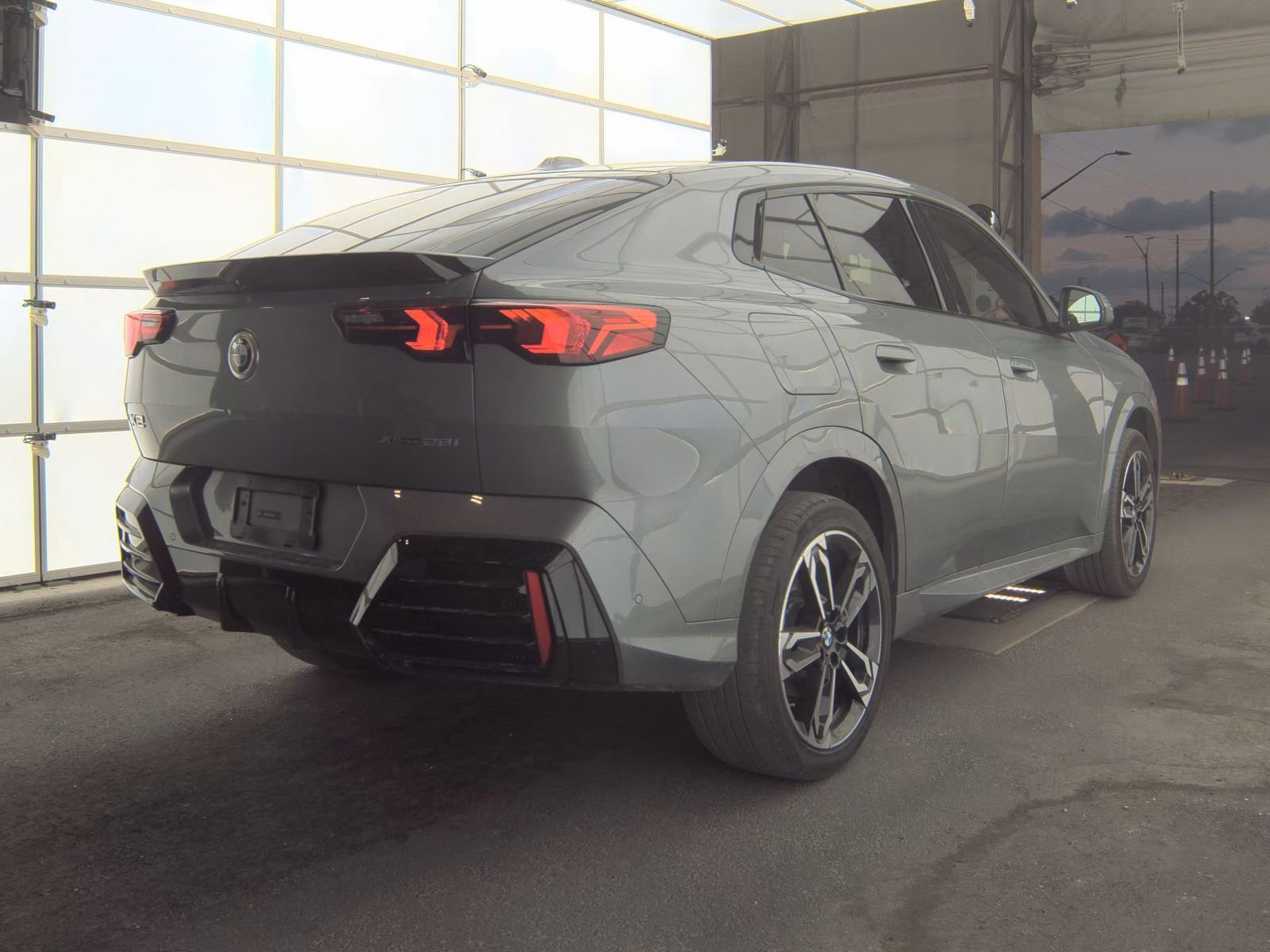 Used 2025 BMW X2 xDrive28i w/ M Sport Package AWD/4WD image 2