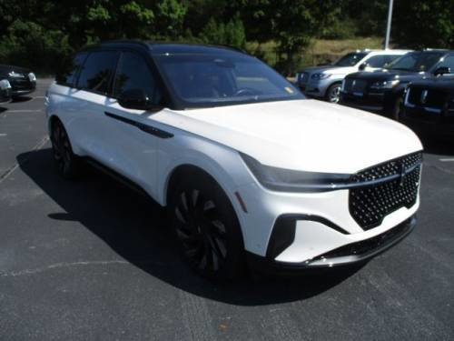 Used 2024 Lincoln Nautilus Reserve w/ Equipment Group 202A image 2