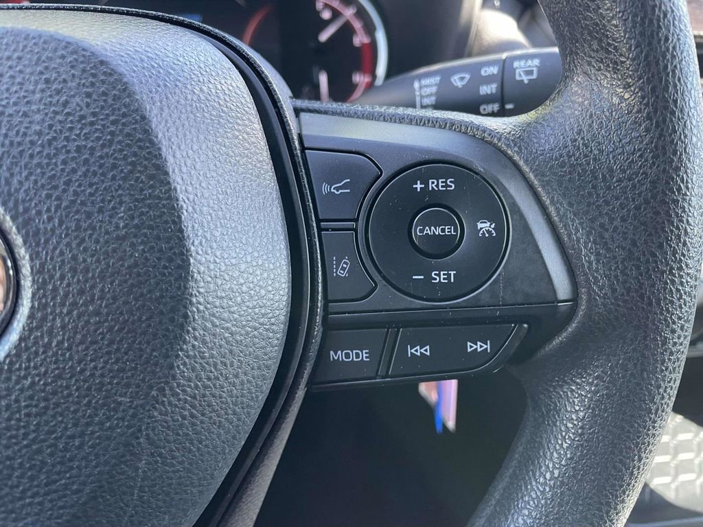Used 2024 Toyota RAV4 LE FWD image 33