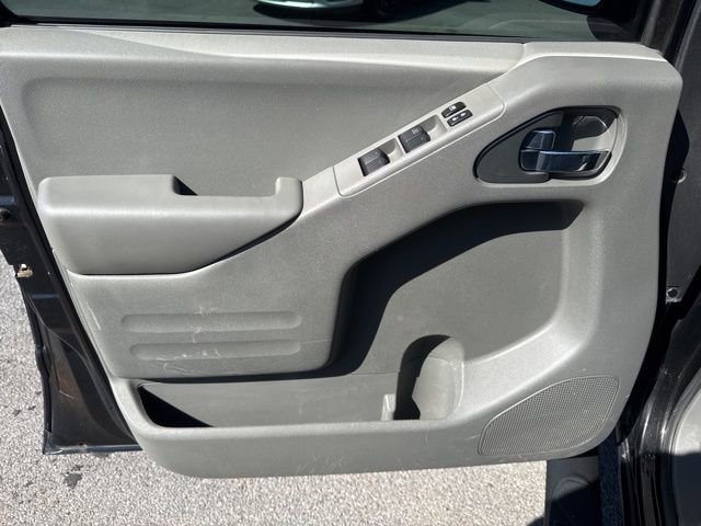 Used 2021 Nissan Frontier SV w/ Midnight Edition Floor Mats AWD/4WD image 16