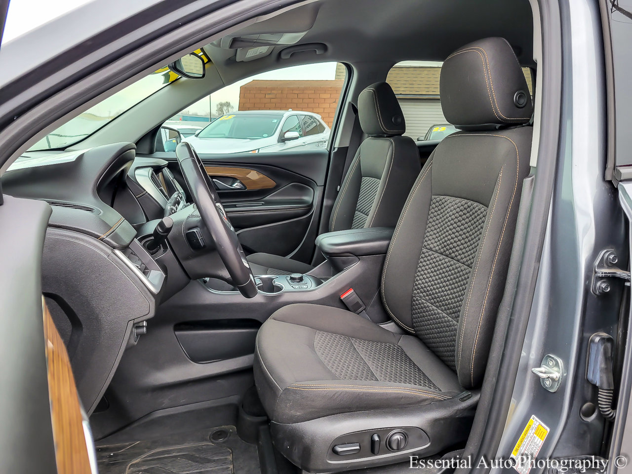 Used 2020 GMC Terrain SLE w/ Driver Convenience Package image 7