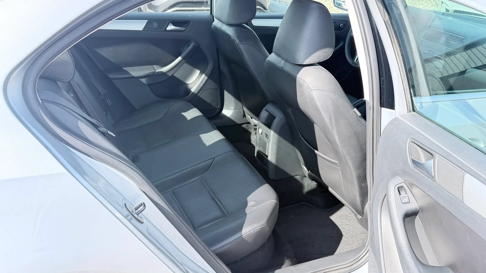 Used 2013 Volkswagen Jetta SE FWD image 15