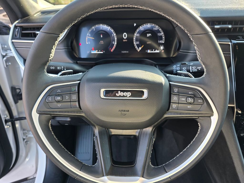 Used 2024 Jeep Grand Cherokee L Altitude image 15