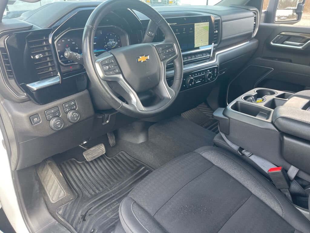 Used 2025 Chevrolet Silverado 2500 LT w/ Safety Package image 5