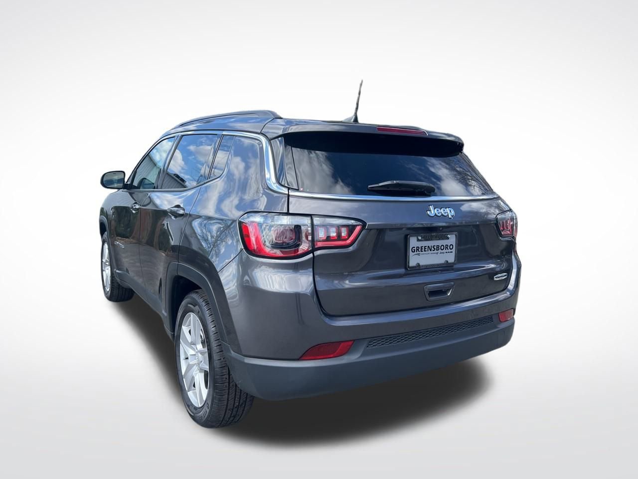 Used 2022 Jeep Compass Latitude w/ Sun and Sound Group image 3