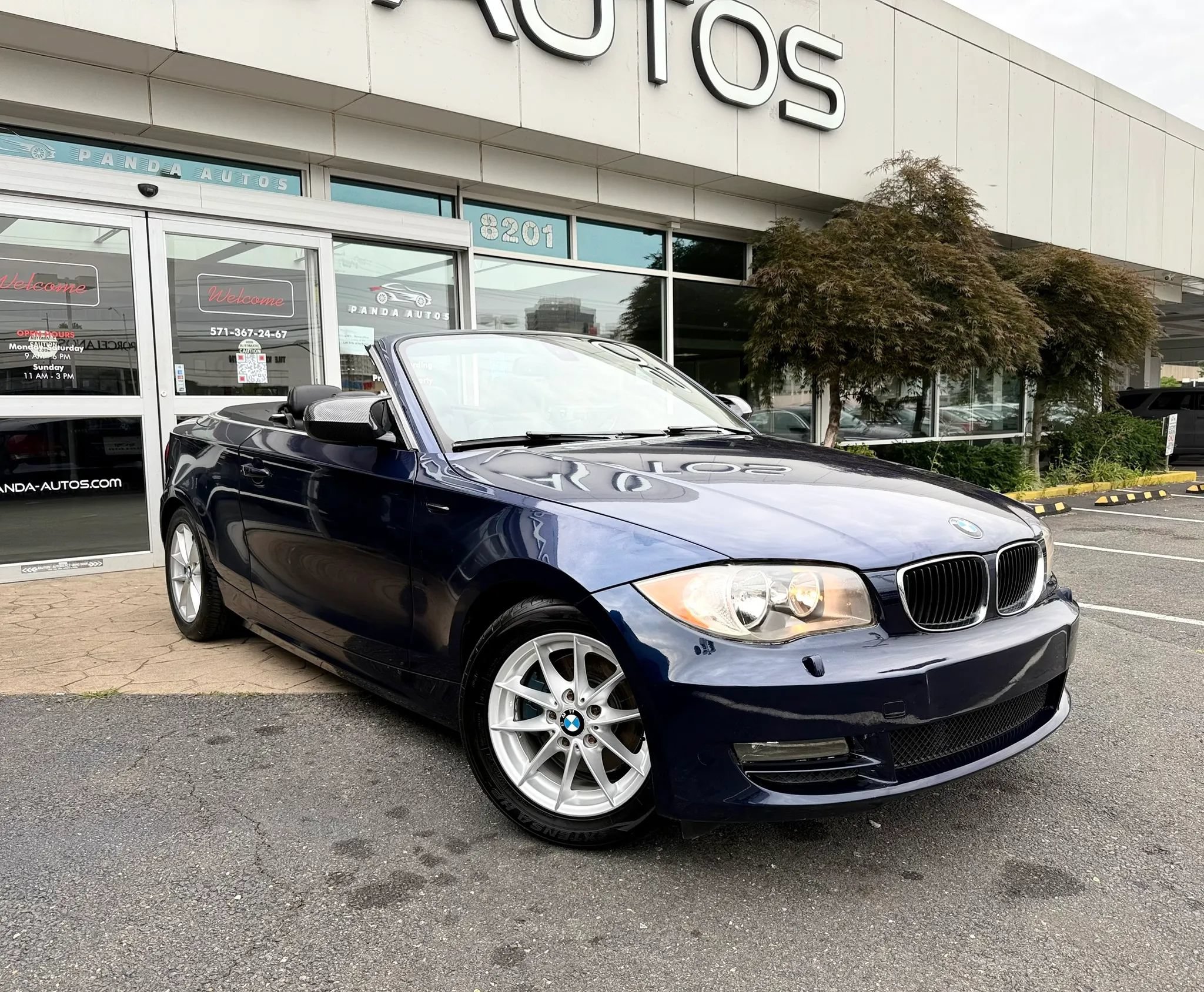 Used 2011 BMW 128i Convertible RWD image 2