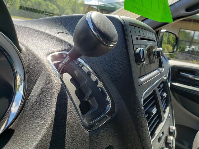 Used 2016 Dodge Grand Caravan SE FWD image 21