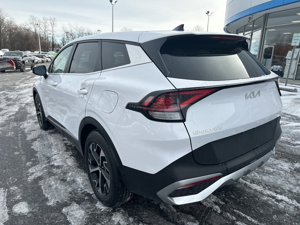 Used 2023 Kia Sportage EX image 7