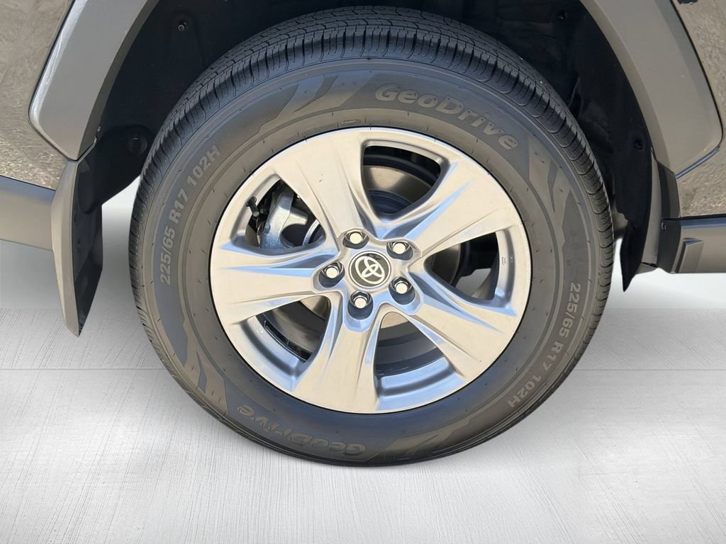 Used 2024 Toyota RAV4 XLE w/ Convenience Package FWD image 15