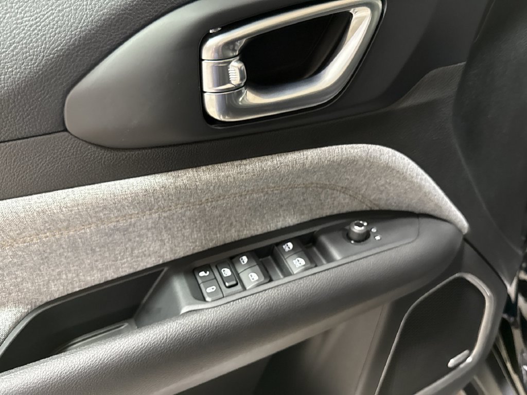 New 2026 Jeep Compass Latitude AWD/4WD image 21