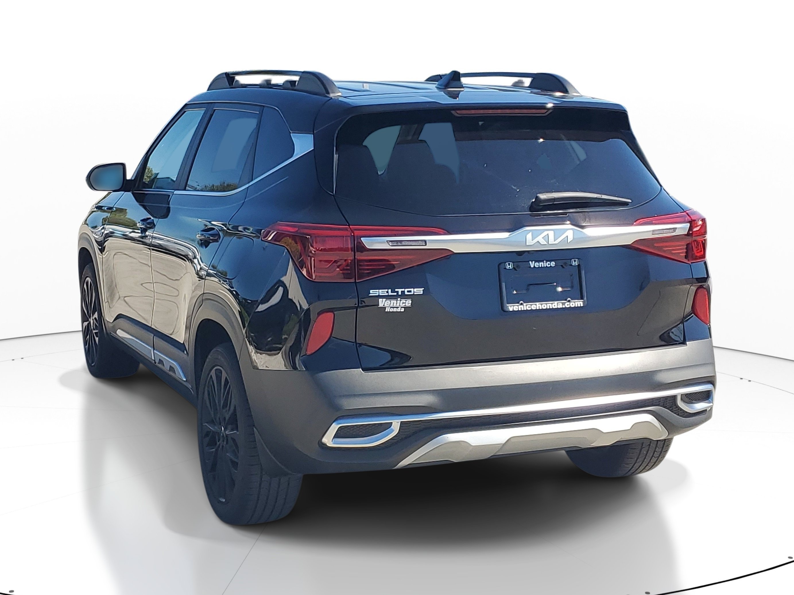Used 2023 Kia Seltos Nightfall Edition AWD/4WD image 4
