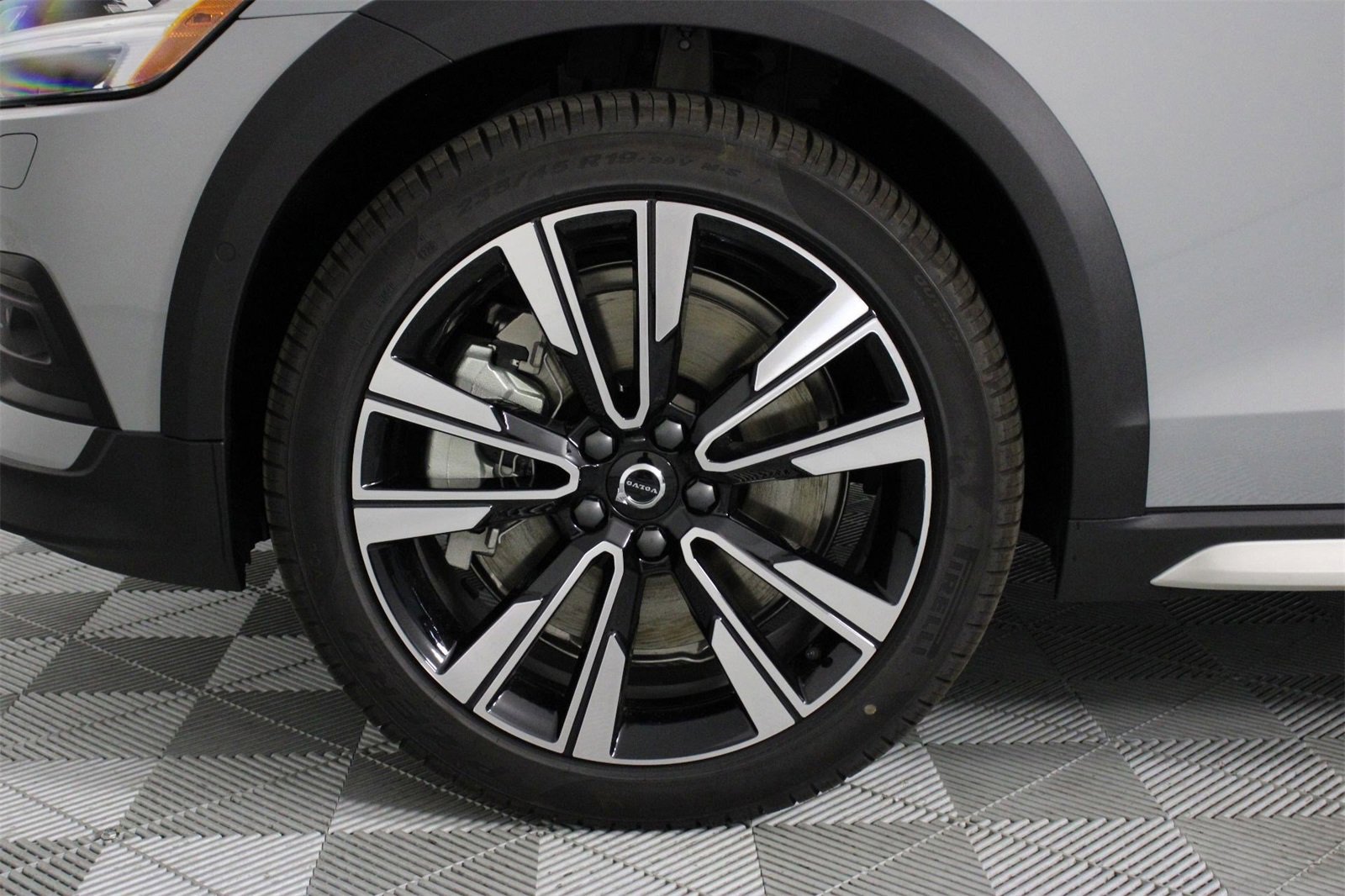 New 2026 Volvo V60 B5 Cross Country Ultra w/ Climate Package image 13