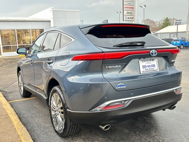 Used 2023 Toyota Venza Limited image 6