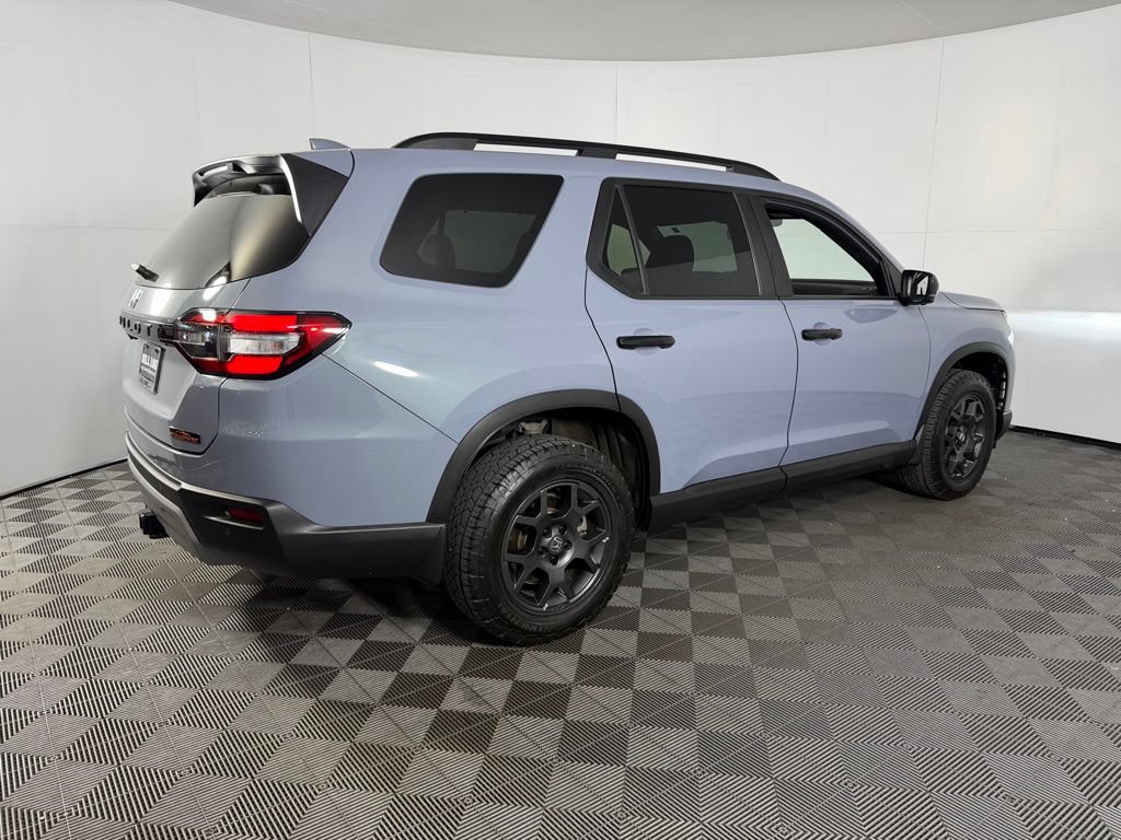 Used 2024 Honda Pilot TrailSport image 5