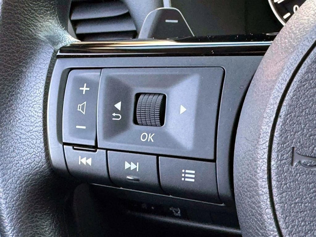 Used 2023 Nissan Rogue SV image 23