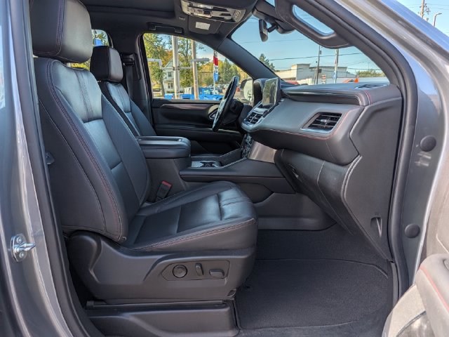 Used 2022 Chevrolet Tahoe RST w/ Luxury Package AWD/4WD image 12