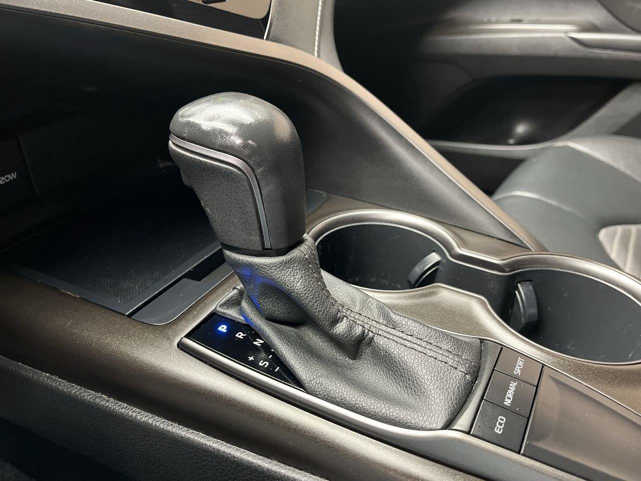 Used 2022 Toyota Camry SE w/ Carpet Mat Package (TMS) FWD image 20
