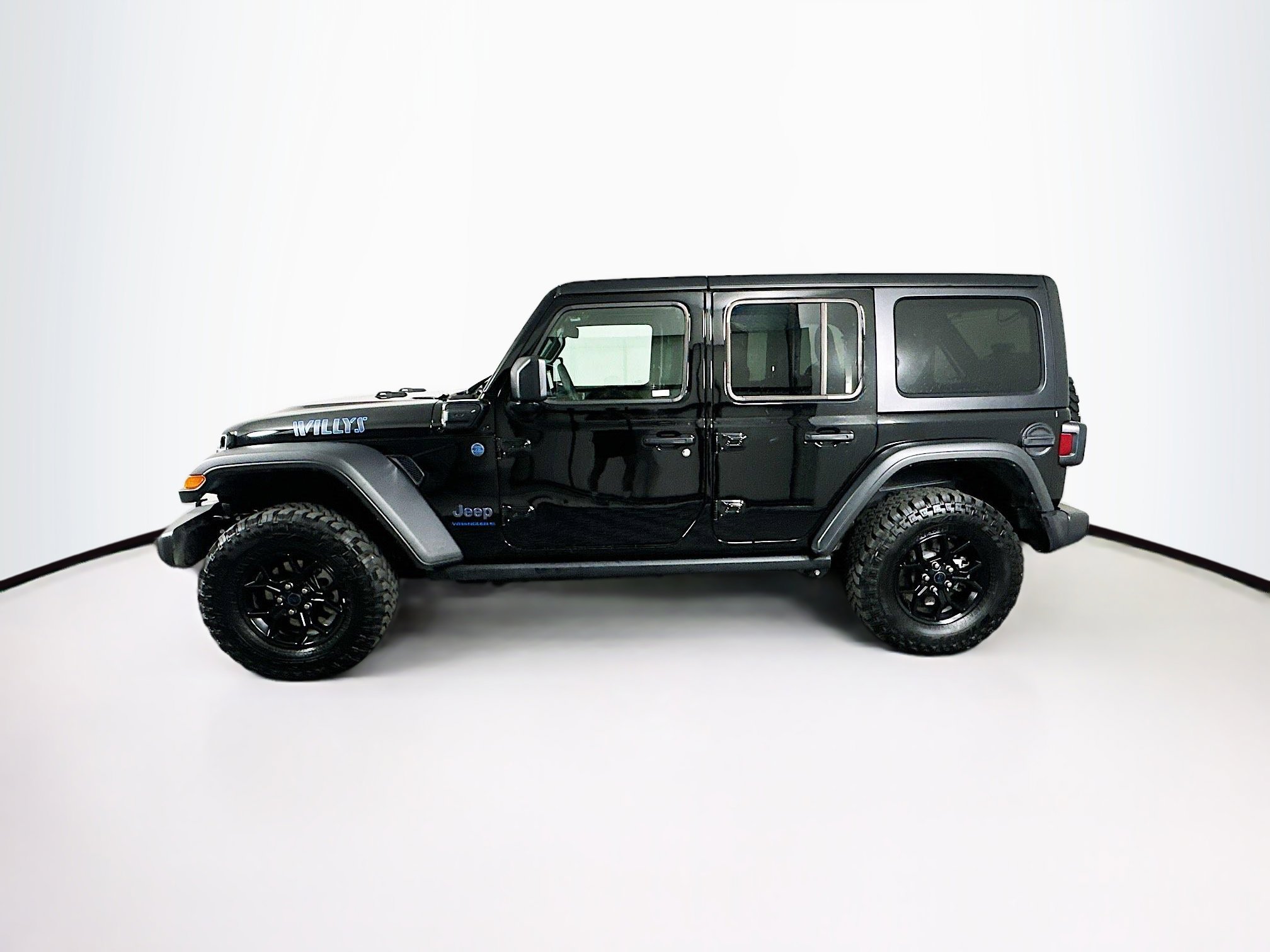 Used 2025 Jeep Wrangler Willys image 4